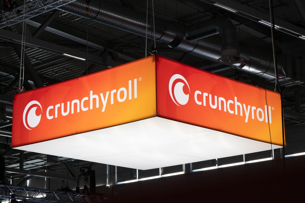 크런치롤(Crunchyroll) 영어 공부: 애니 '영어 더빙'으로 미드보다 재밌게 회화 마스터하기