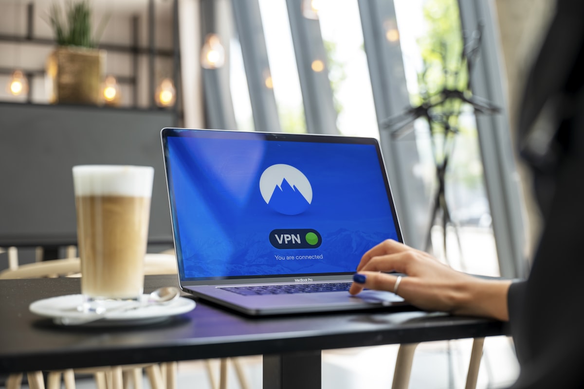 노드VPN(NordVPN) 메쉬넷: 유료 클라우드 구독 끊고 내 PC를 '개인 서버'로 쓰는 법