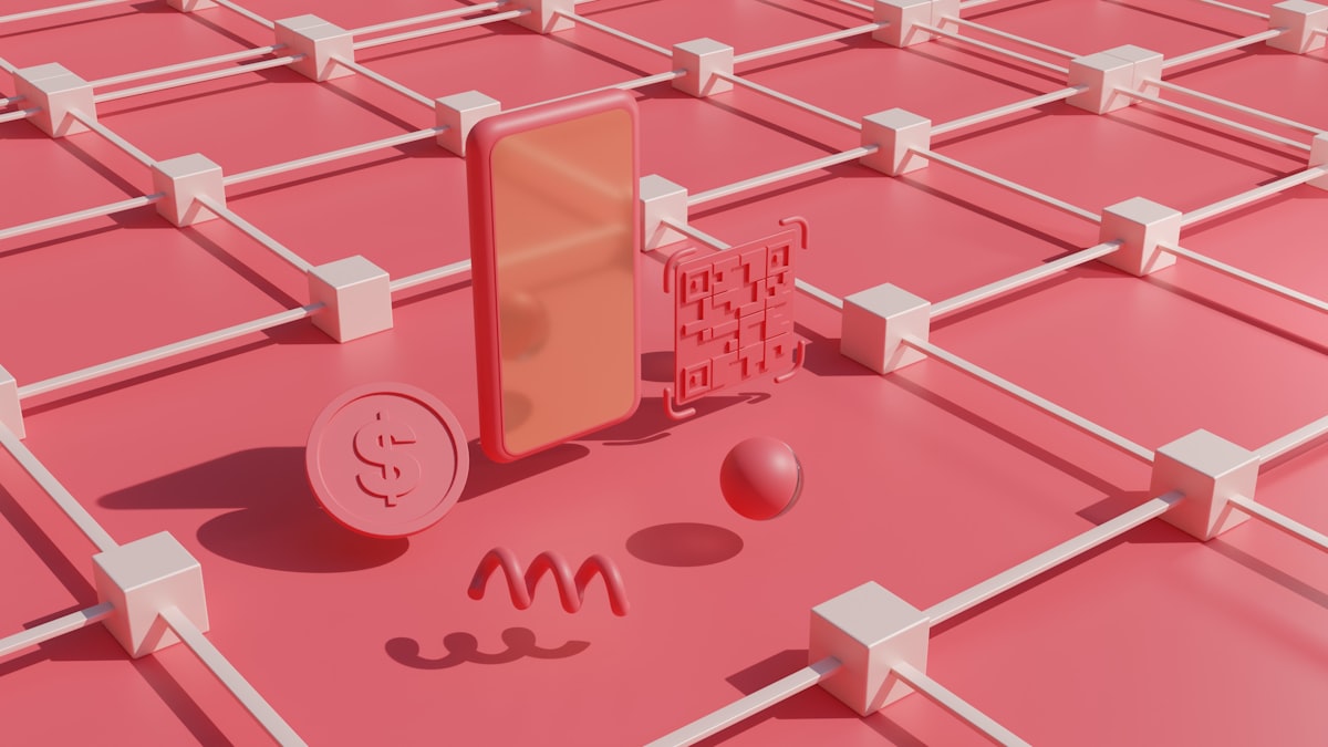 스마트폰 화면에 표시된 페이팔 앱의 달러 잔액과 입금 내역을 확인하며 만족해하는 손의 모습